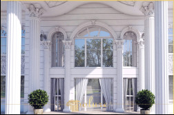 Poliuretan: Eleganță Atemporală în Designul Clasic al Vilărilor - Exemple de Decor Exterior și Idei de Design în Stil Poliure <p>

    <article>
        <h1>Poliuretan: Eleganță Atemporală în Designul Clasic al Vilărilor</h1>
        <p>Materialul poliuretan a devenit un element de bază în designul clasic al vilărilor, oferind o combinație perfectă între eleganță atemporală și durabilitate. Acest material versatil poate fi utilizat într-o varietate de moduri pentru a îmbogăți decorul exterior al unei vile, oferind o estetică rafinată și un finisaj de înaltă calitate.</p>
        <h2>Exemple de Decor Exterior</h2>
        <ul>
            <li><strong>Balustrade din Poliuretan:</strong> Oferă un aspect sofisticat și sunt o alegere populară pentru balcoane și terase, datorită rezistenței lor la intemperii și ușurinței de întreținere.</li>
            <li><strong>Coloane și Pilastri:</strong> Adaugă o notă de eleganță clasică și pot fi folosiți pentru a îmbunătăți vizual intrarea principală sau fațada vilei.</li>
            <li><strong>Ornamente și Aplici:</strong> Elemente decorative precum rozete, coroane și console pot fi adăugate pentru a îmbogăți aspectul exterior al vilei, conferind un aer distins și personalizat.</li>
        </ul>
        <h2>Idei de Design în Stil Poliure</h2>
        <p>Utilizarea poliuretanului în designul vilărilor permite o mare flexibilitate și adaptabilitate. Iată câteva idei pentru a inspira:</p>
        <ul>
            <li><strong>Fațade Imitație de Piatră sau Lemn:</strong> Poliuretanul poate fi vopsit și texturat pentru a imita materiale naturale, oferind un aspect autentic fără costurile și întreținerea asociate materialelor reale.</li>
            <li><strong>Elemente Accentuate:</strong> Folosirea poliuretanului pentru a accentua anumite caracteristici arhitecturale, cum ar fi ferestrele sau ușile, poate adăuga profunzime și interes vizual fațadei.</li>
            <li><strong>Integrare cu Iluminat Exterior:</strong> Combinați elemente din poliuretan cu soluții de iluminat pentru a crea efecte vizuale spectaculoase și pentru a evidenția frumusețea arhitecturală a vilei pe timp de noapte.</li>
        </ul>
        <p>Adoptând poliuretanul în designul exterior al vilărilor, proprietarii pot beneficia de un amestec ideal de estetică clasică, durabilitate și ușurință de întreținere. Fie că este vorba de renovarea unei vile vechi sau de proiectarea unei noi construcții, poliuretanul oferă soluții creative și elegante pentru a satisface orice gust.</p>
    </article>

</p><br><hr></hr>