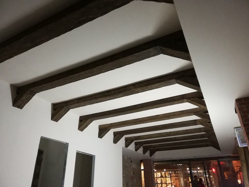 Decor rustic din capriori din poliuretan Decorație rustică Căpriori Căpriori din lemn Acoperire de perete de căpriori Decorare rustică de căpriori Căpriori din lemn natural Căpriori 