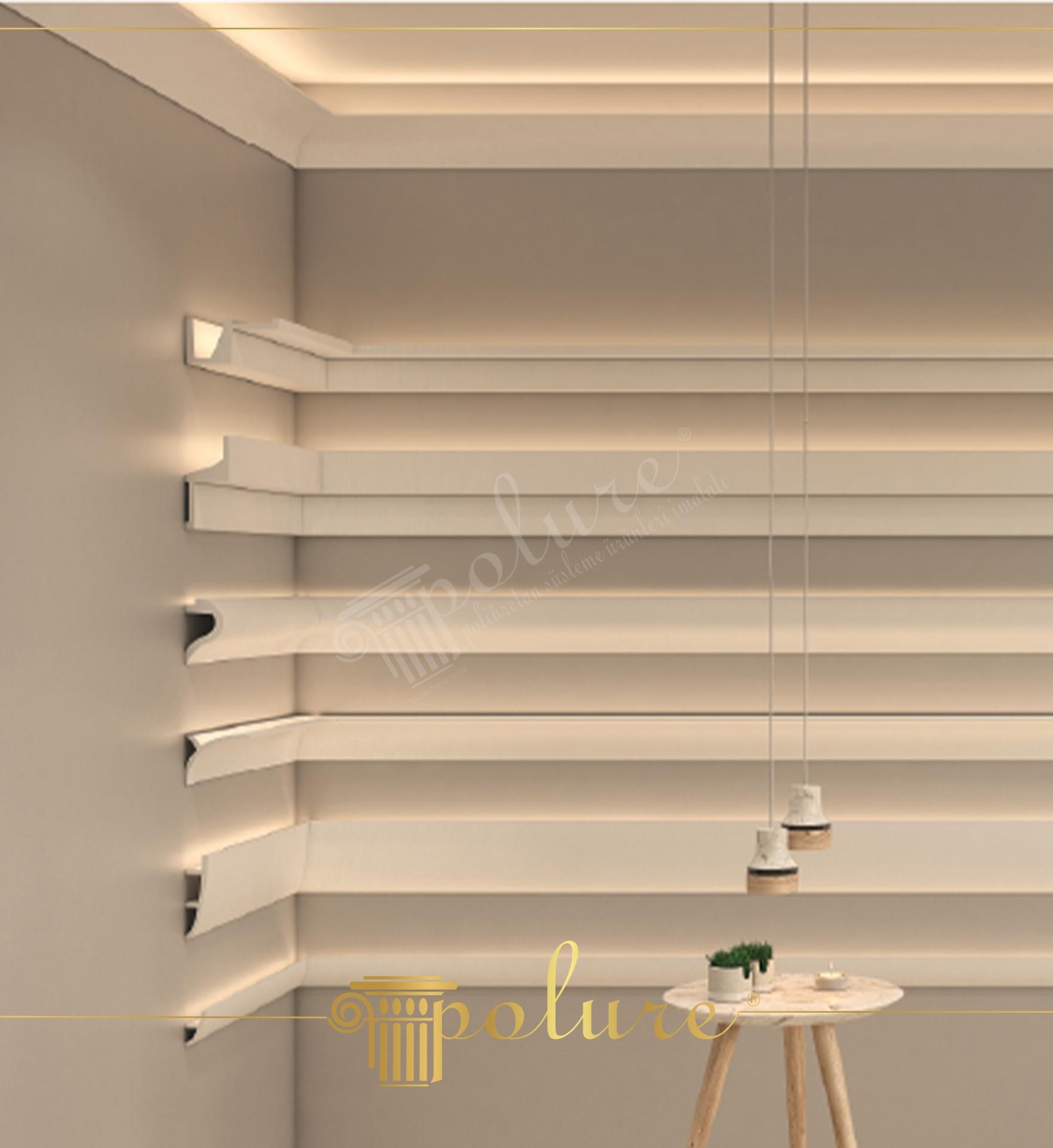 Perete modern decorat cu profile din poliuretan pentru iluminat indirect LED și benzi luminoase paralele