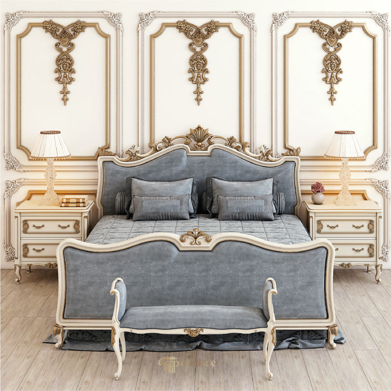 Decor de perete neoclasic cu profile din poliuretan P85016 și ornamente aurii P8088 într-un dormitor elegant cu pat tapițat.