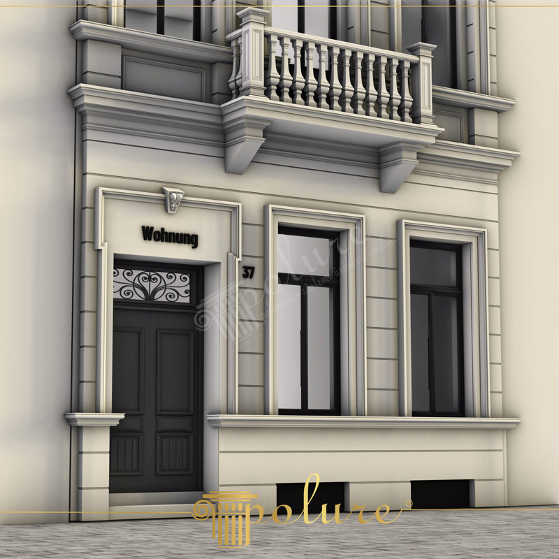 Fațadă clasică renovată cu ancadramente de ușă și ferestre din poliuretan, plus balustradă la balcon.