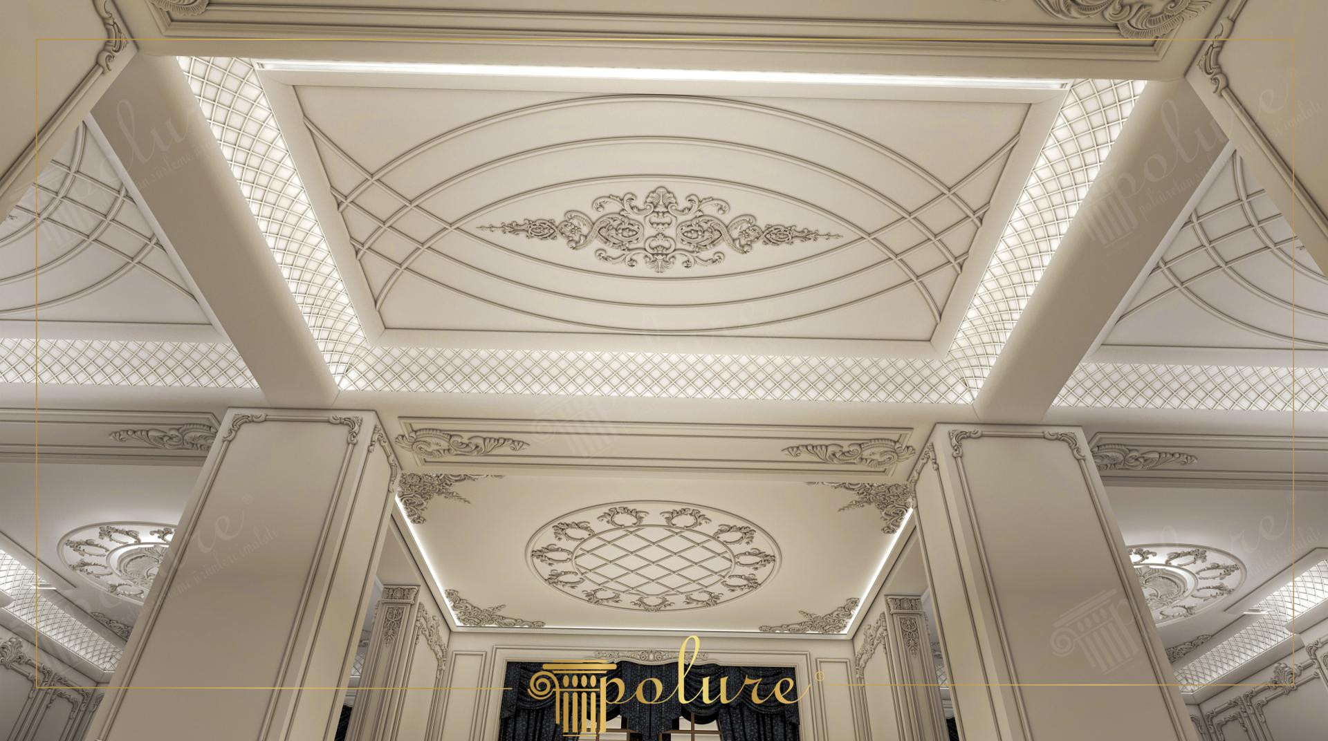 Decor de tavan casetat și pilaștri din poliuretan într-o sală de evenimente amenajată în stil clasic.