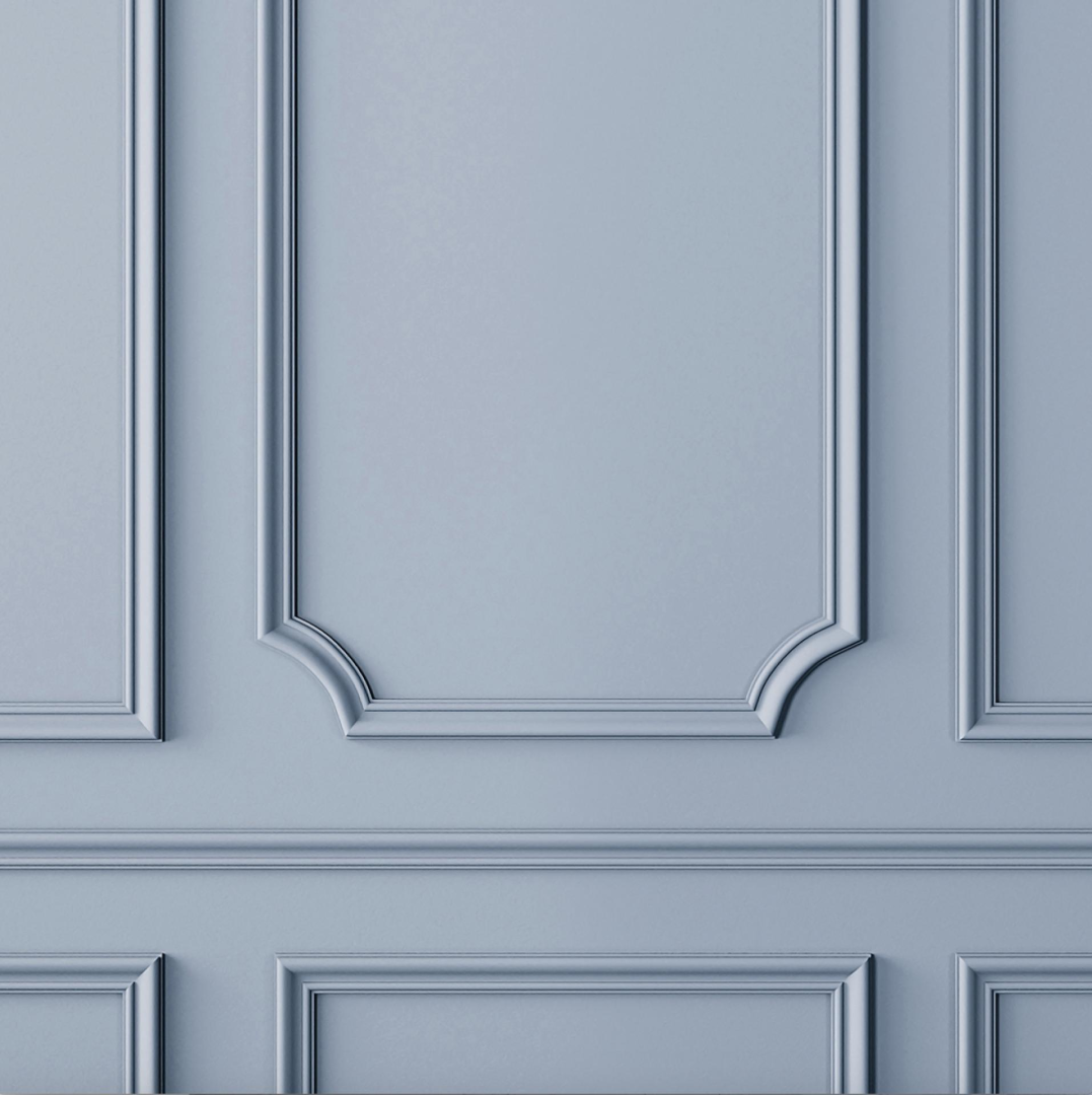 Panouri decorative din profil poliuretan P85016 cu colțar curbat P85016C pe perete albastru pastel în stil neo-clasic.