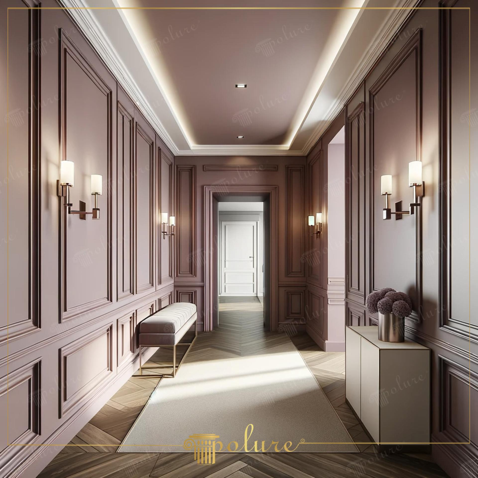 Hol modern amenajat cu profile din poliuretan pe pereți, plinte înalte, parchet din lemn și iluminat LED perimetral.
