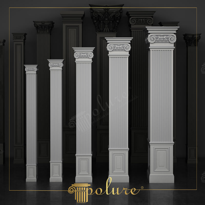 Pilastri decorativi albi din poliuretan cu caneluri verticale și capiteluri ionice pe fundal gri închis.
