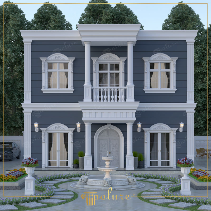 Fațadă de vilă neoclasică gri antracit cu pilastri albi, ancadramente decorative din poliuretan și balcon cu balustradă.