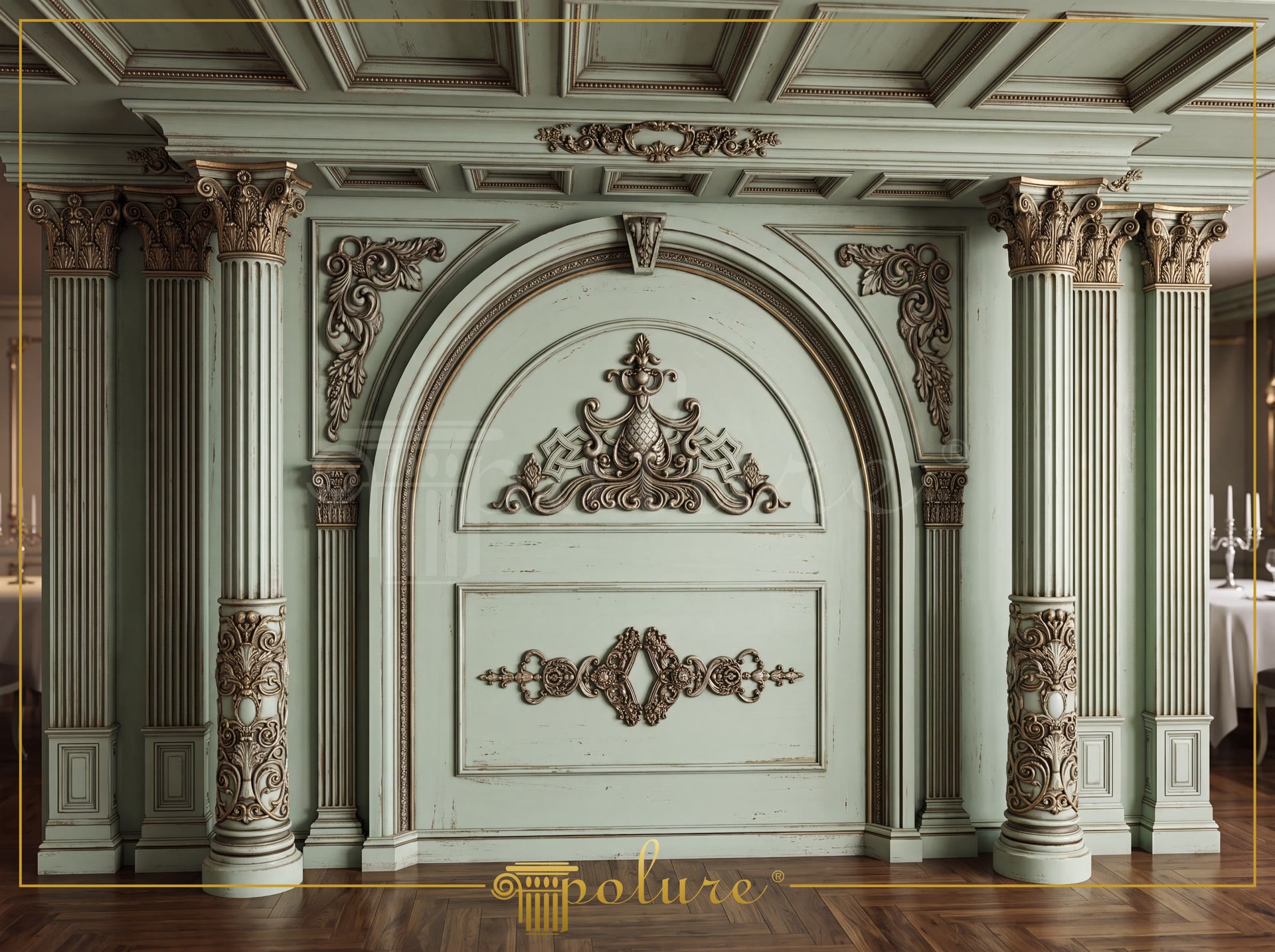 Perete decorativ neoclasic din poliuretan verde mentă cu coloane sculptate și arc ornamental auriu bronz.