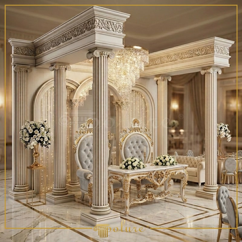 Decor clasic de salon cu coloane canelate din poliuretan, arce decorative, ancadramente și mobilier auriu
