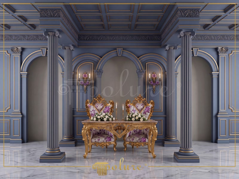 Decor interior clasic cu coloane din poliuretan, arcuri albastre cu auriu și panouri parietale decorative.