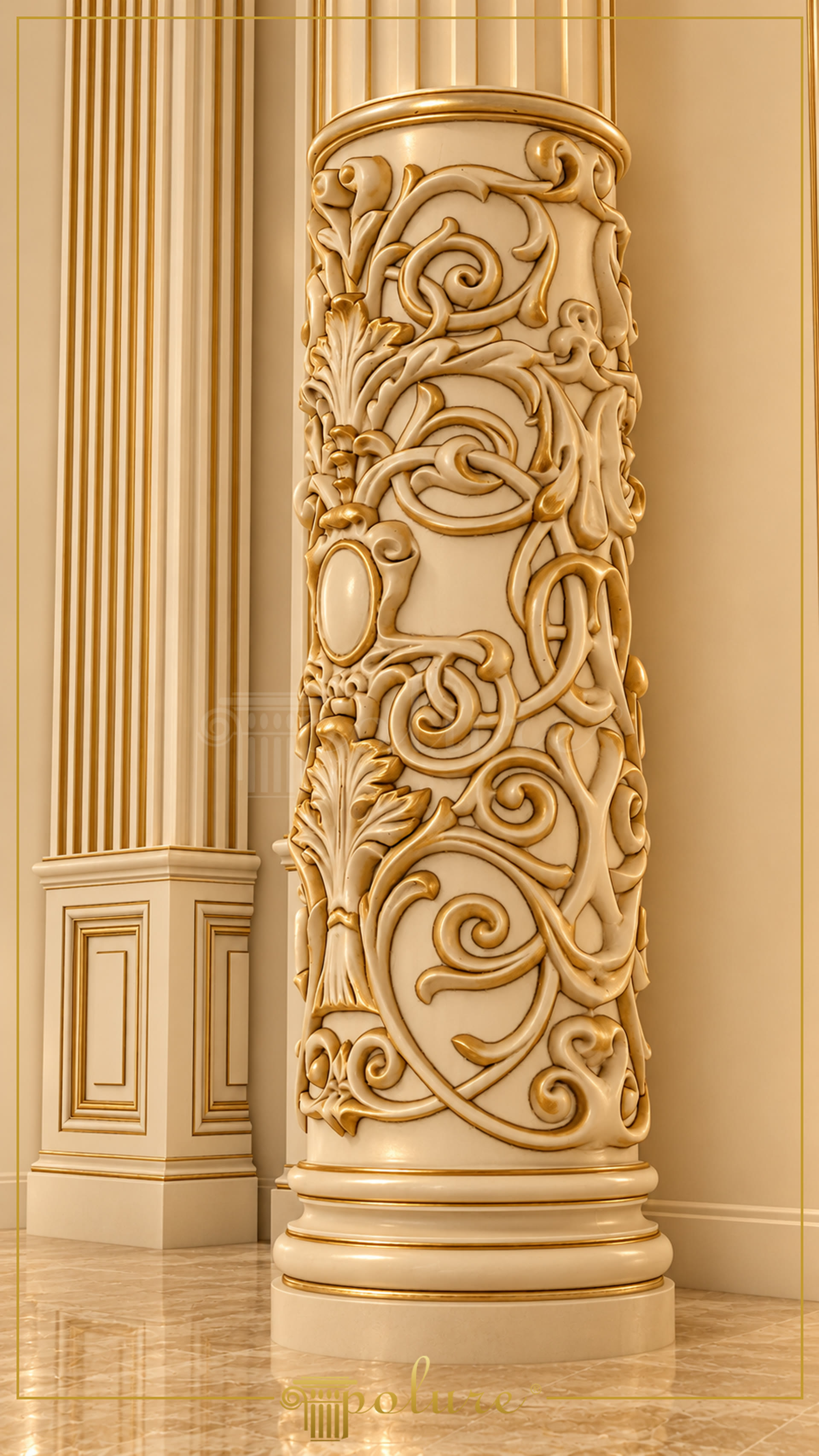 Coloană decorativă crem din poliuretan, cu volute și relief floral auriu, într-o sală clasică cu profile verticale