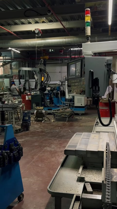 Linie industrială pentru dozarea și turnarea materialului