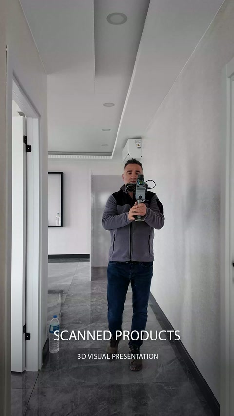 Operatorul scanează coridorul și golurile de uși ale clădirii