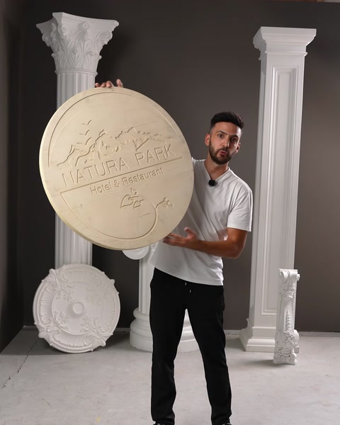 Relief circular personalizat cu logo, model la comandă.