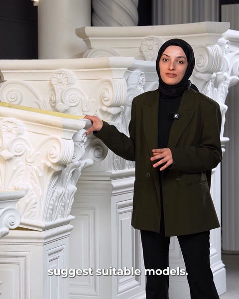 Abaca superioară a capitelului arătată de aproape, muchia dreaptă de racord