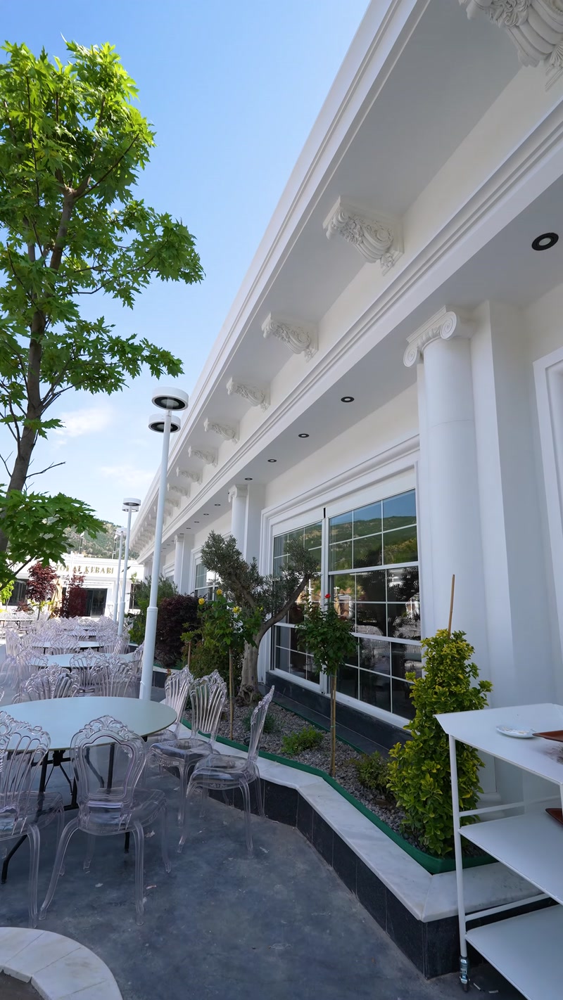 Salonul de nunți Divan din Tokat, decorat elegant cu poliuretan