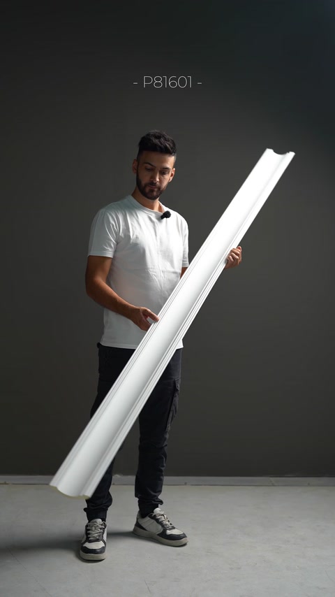 Profil simplu cu suprafață netedă și muchii curbate discret