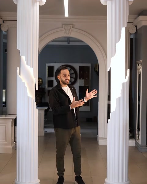 Transformați spațiul într-o operă de artă cu coloanele noastre iluminate cu LED și plexiglas — 0:25