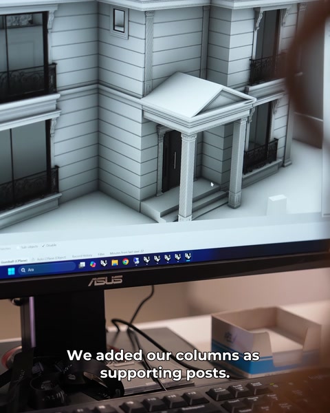 Modelul 3D arată coloanele adăugate ca stâlpi de susținere sub copertină