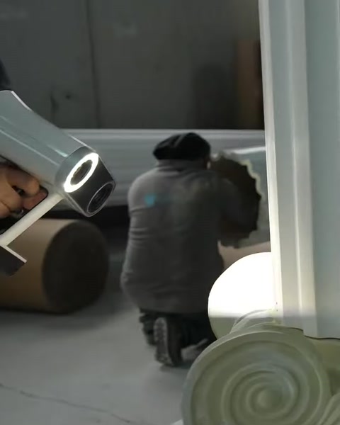 Modelarea manuală a unui element decorativ în atelier
