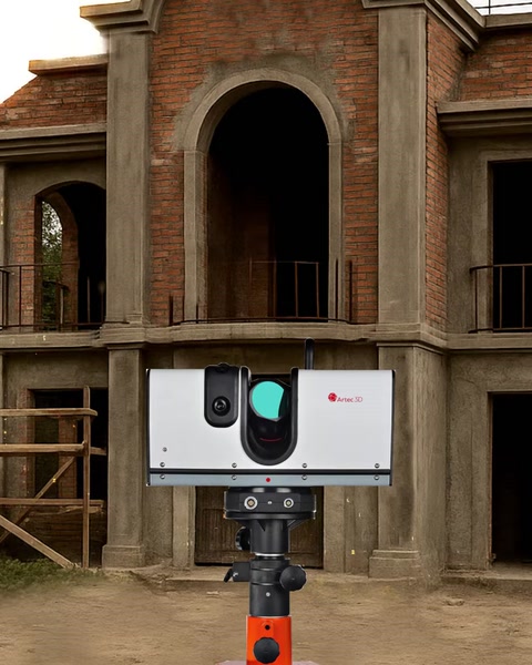 Scanerul 3D captează detaliile unei fațade ornamentate