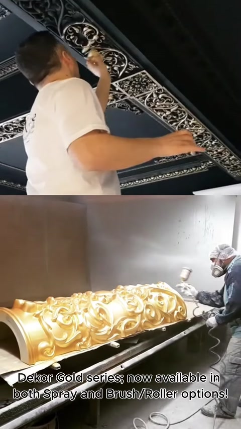 Pulverizarea vopselei aurii pe un ornament floral din poliuretan