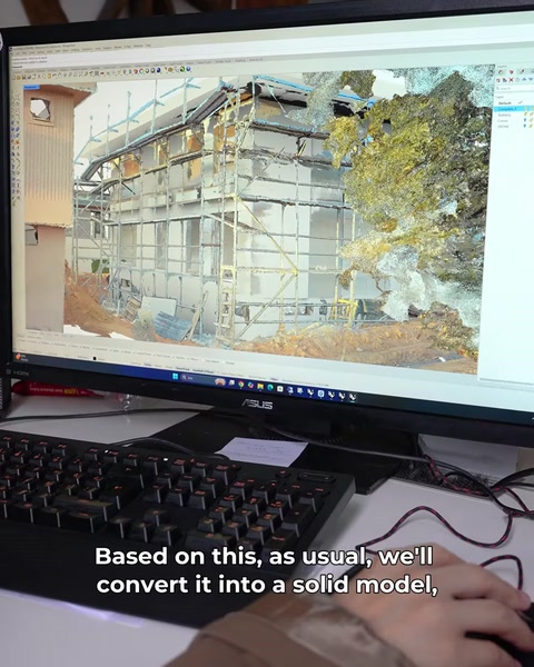 Fațada scanată este comparată cu modelul digital