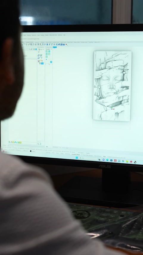 Modelul basoreliefului este pregătit digital pentru etapa de frezare