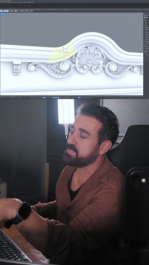 Detaliu al scoicii și voltelor de acant de pe fronton
